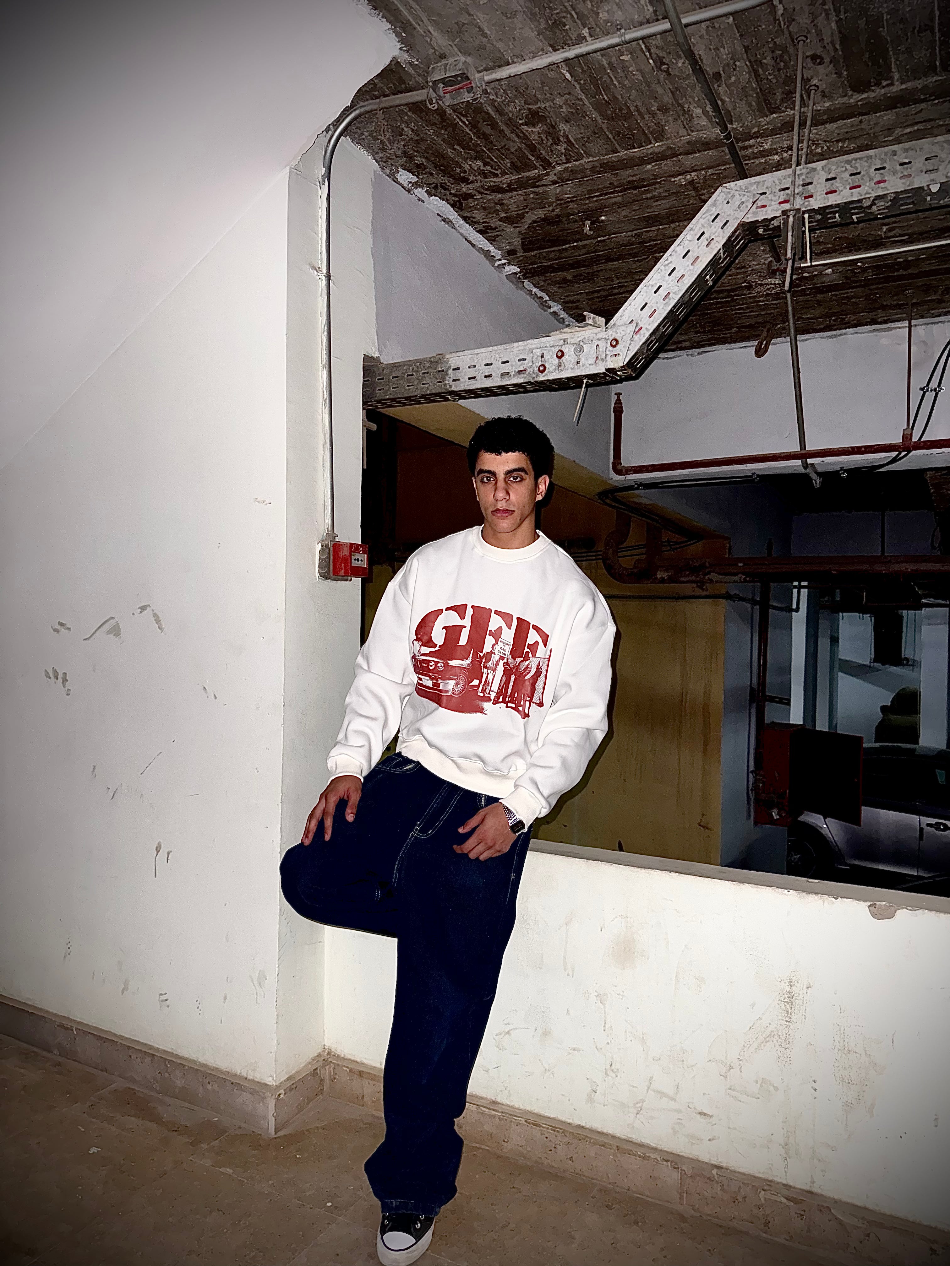 GEE Crewneck